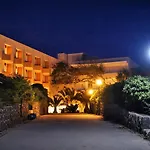 Hotiday Hotel